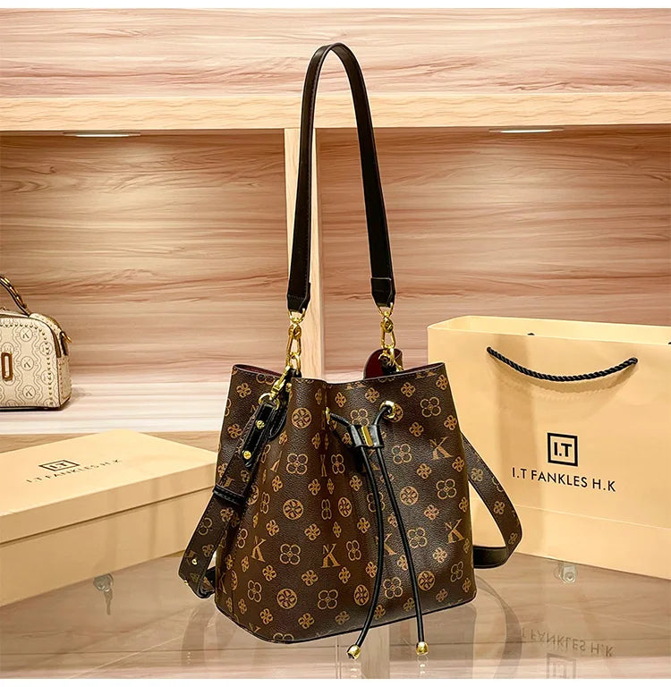 Brand women's bucket bag, women's 2025 new designer, high-end and fashionable popular single shoulder crossbody bag